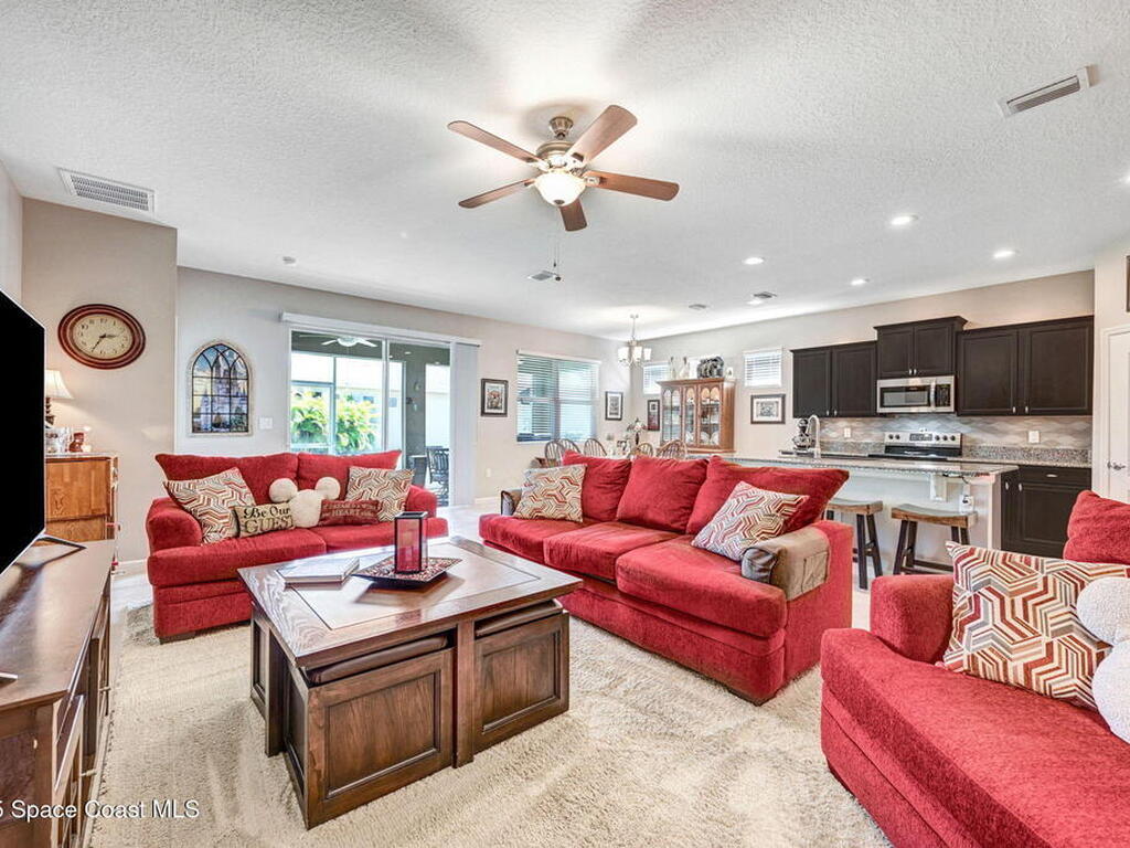 744 Remington Green Se Drive, Palm Bay, FL 32909