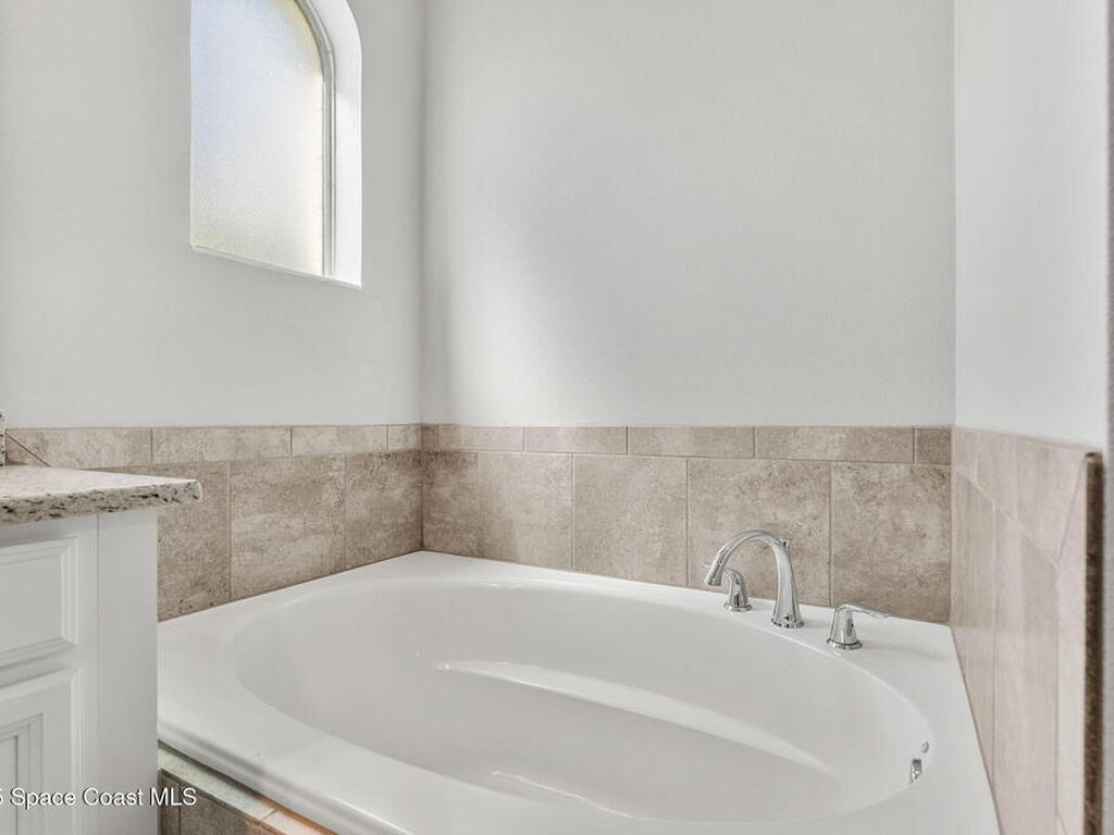 7584 Loren Cove Drive, Melbourne, FL 32940