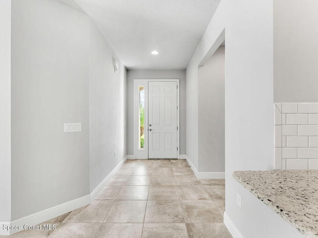 7584 Loren Cove Drive, Melbourne, FL 32940