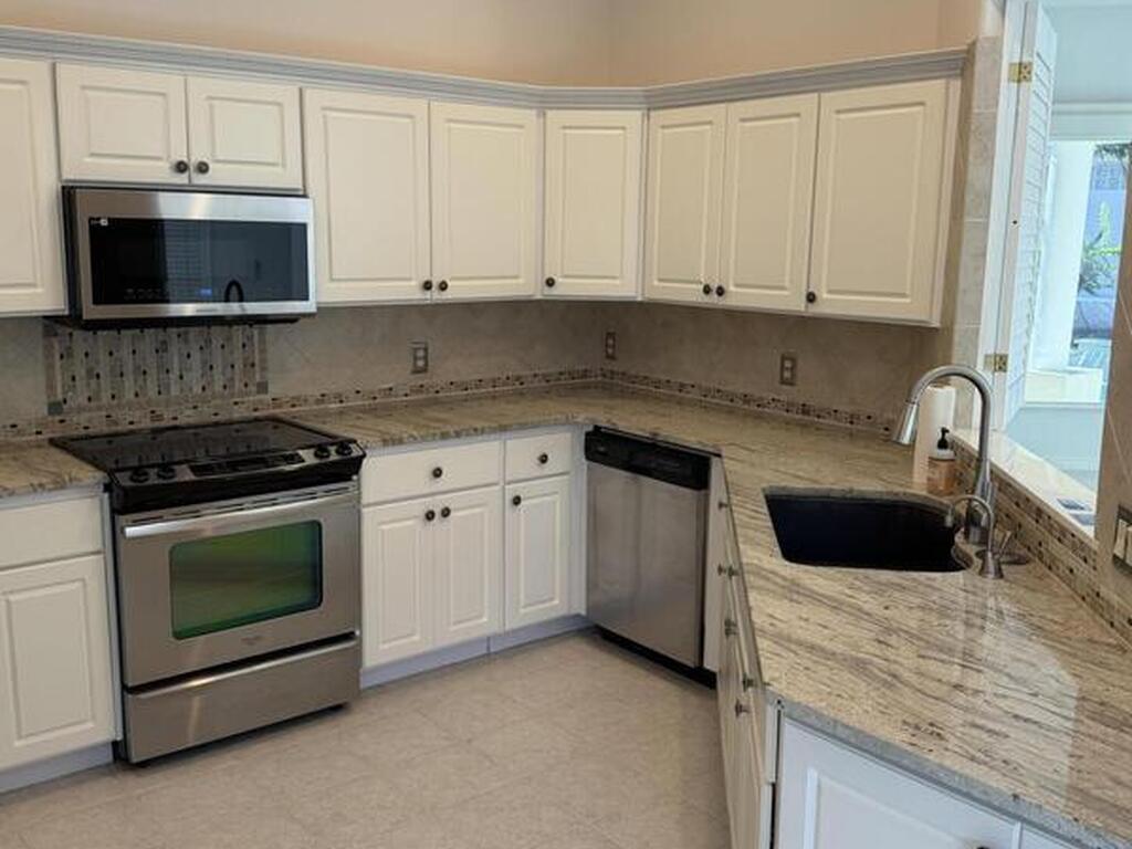 466 Carmel Drive, Melbourne, FL 32940