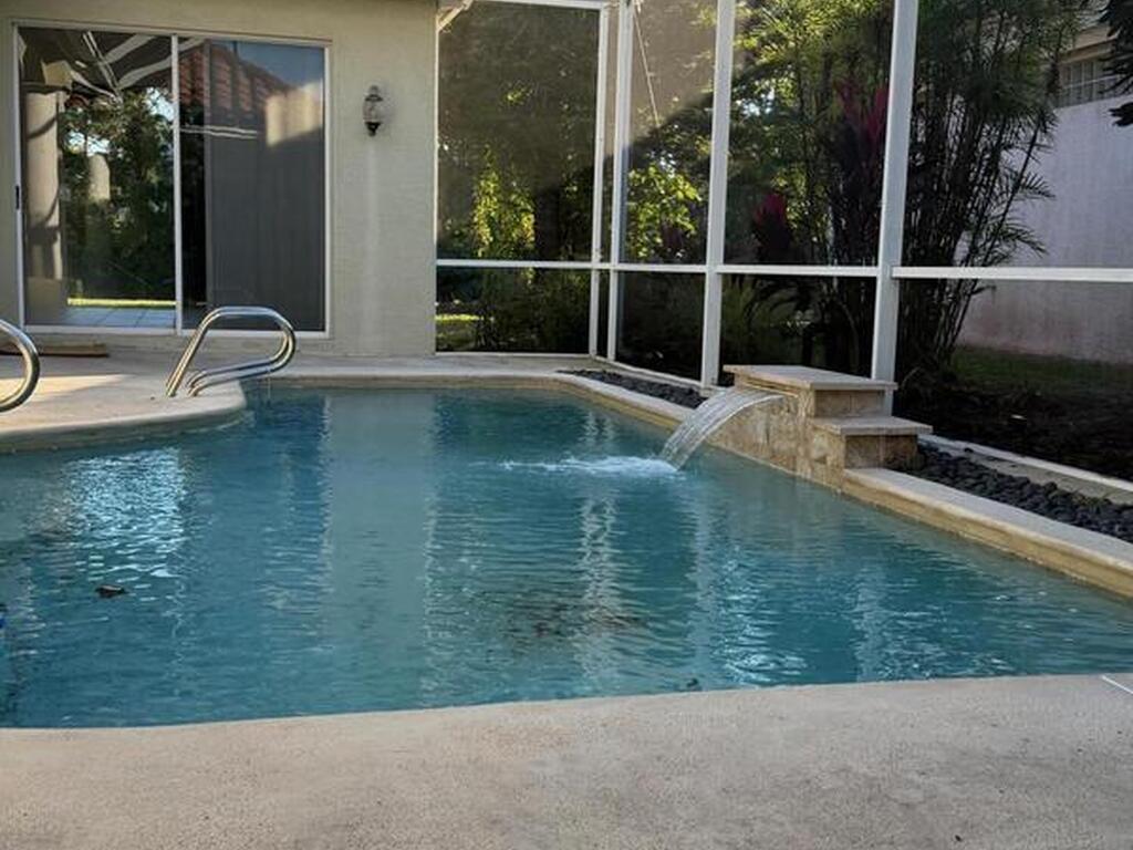 466 Carmel Drive, Melbourne, FL 32940