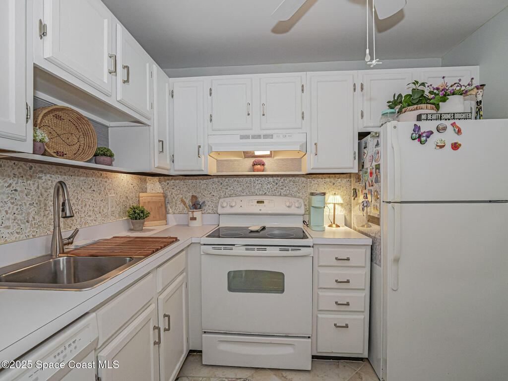 75 Royal Oak Court, Vero Beach, FL 32962