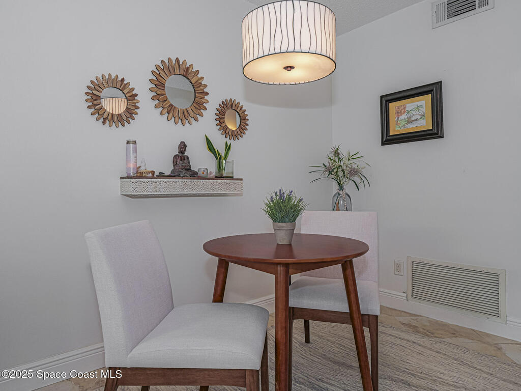 75 Royal Oak Court, Vero Beach, FL 32962