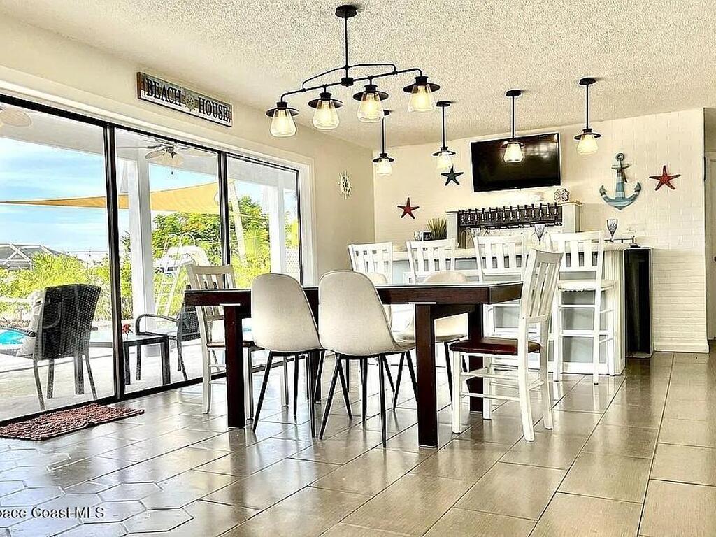 725 Puesta Del Sol Plaza, Indialantic, FL 32903