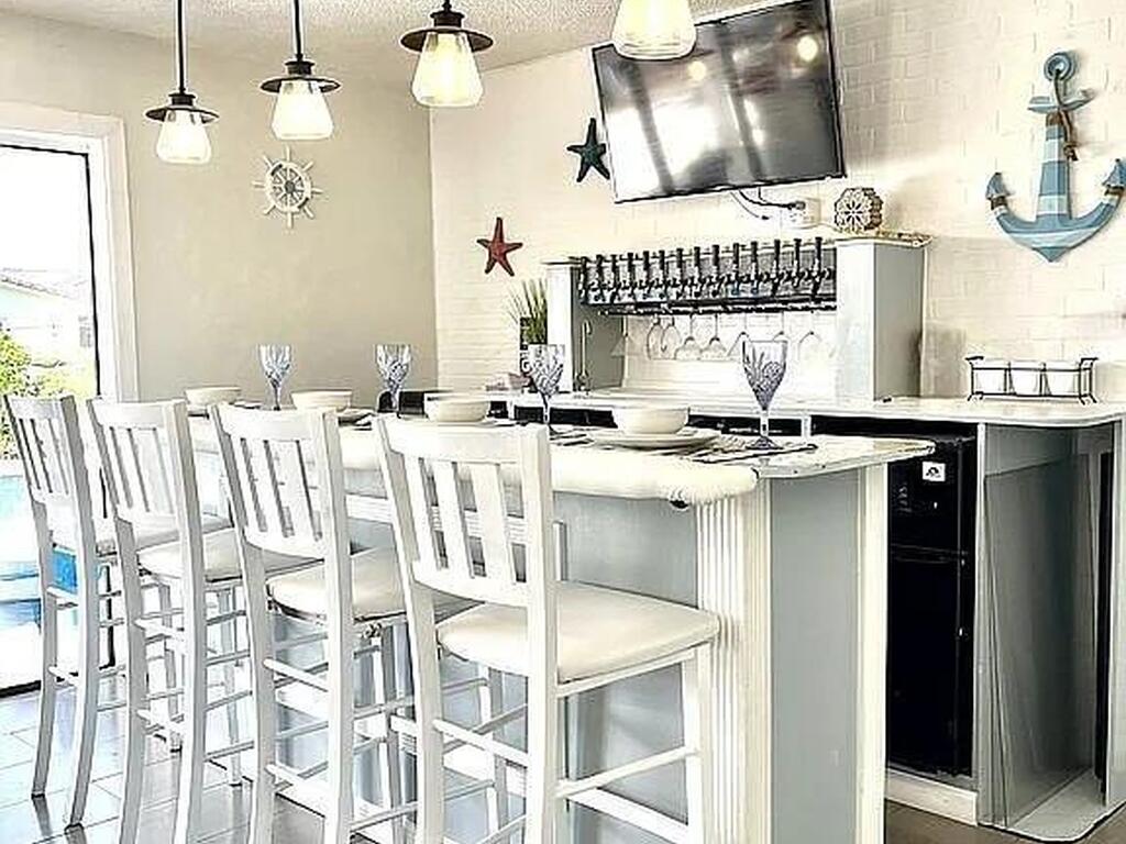 725 Puesta Del Sol Plaza, Indialantic, FL 32903