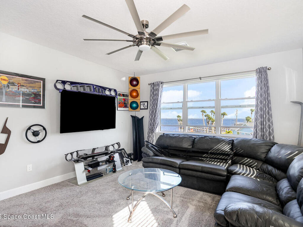 19 Lagoon Way, Titusville, FL 32780