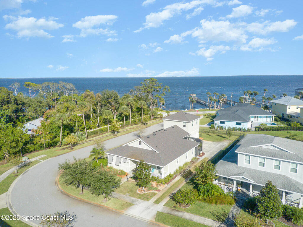 19 Lagoon Way, Titusville, FL 32780