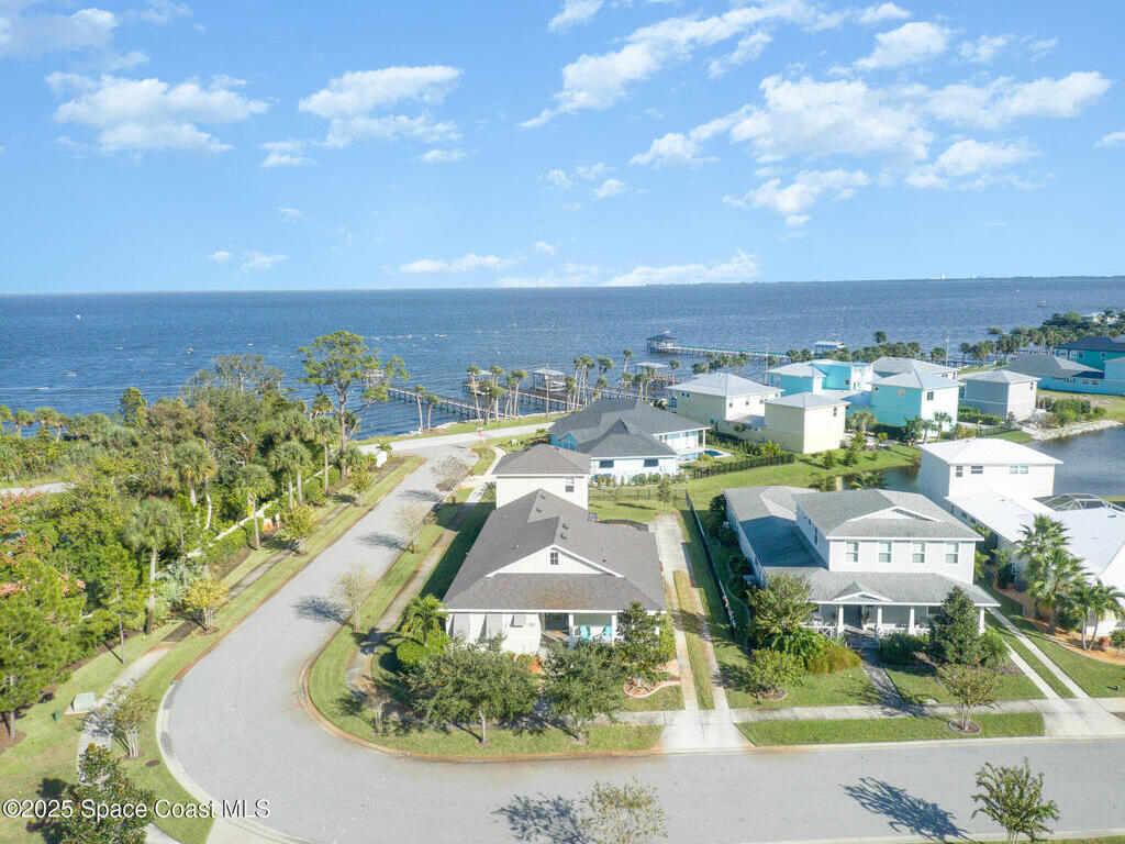 19 Lagoon Way, Titusville, FL 32780