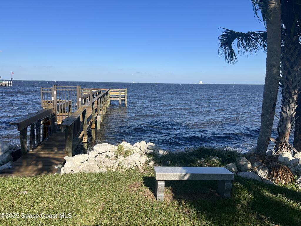 19 Lagoon Way, Titusville, FL 32780