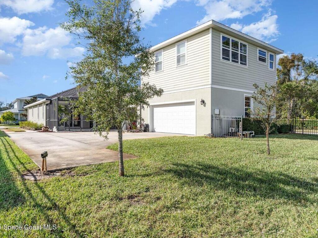 19 Lagoon Way, Titusville, FL 32780