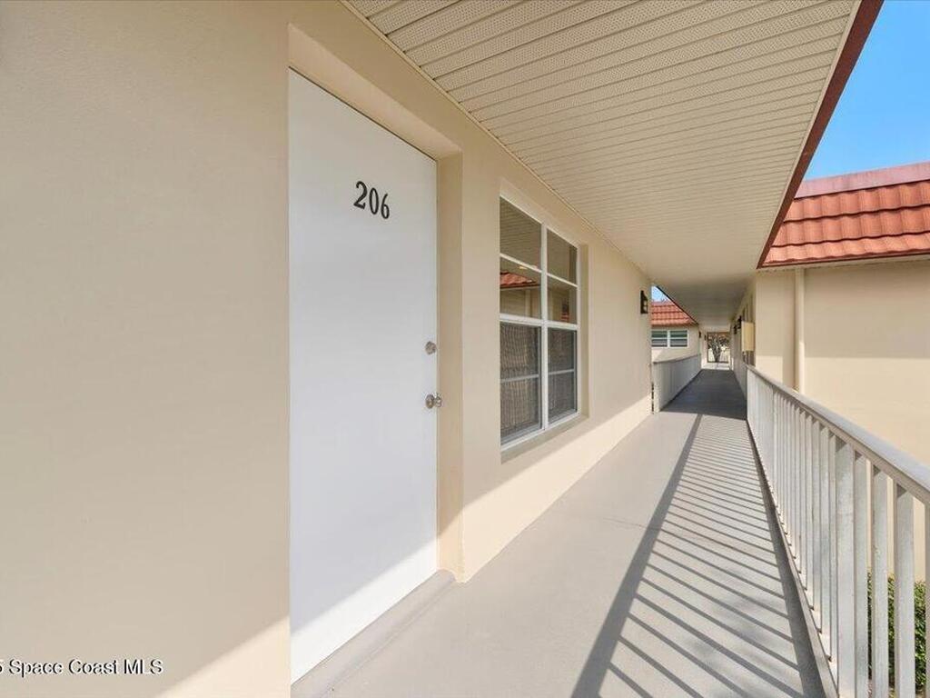 96 Springlake Drive, Vero Beach, FL 32962