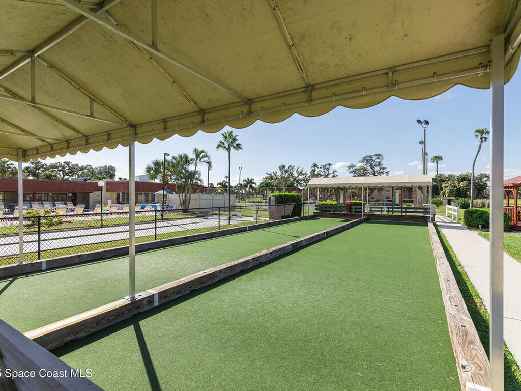 96 Springlake Drive, Vero Beach, FL 32962