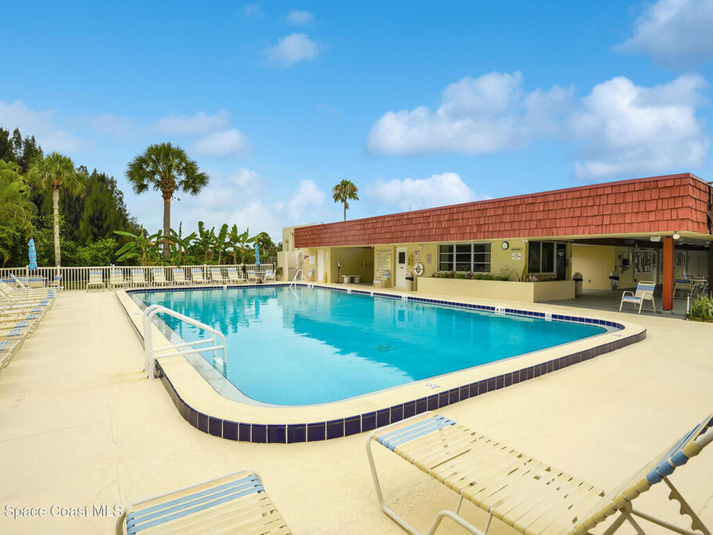 96 Springlake Drive, Vero Beach, FL 32962