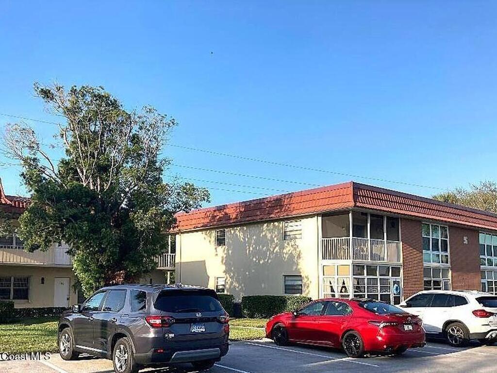 96 Springlake Drive, Vero Beach, FL 32962