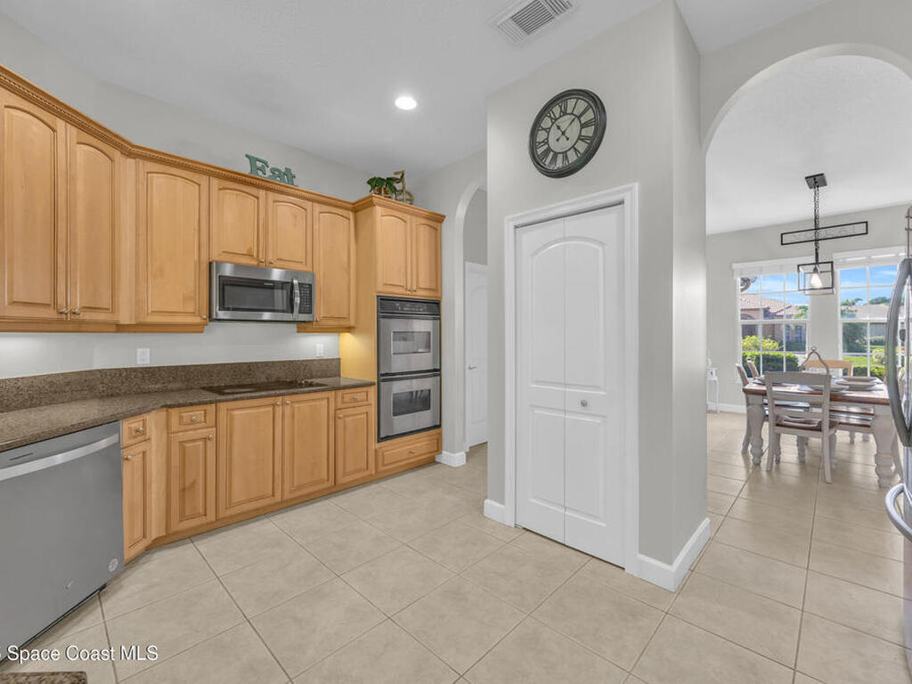 870 SW Grand Reserves Boulevard, Port St. Lucie, FL 34986