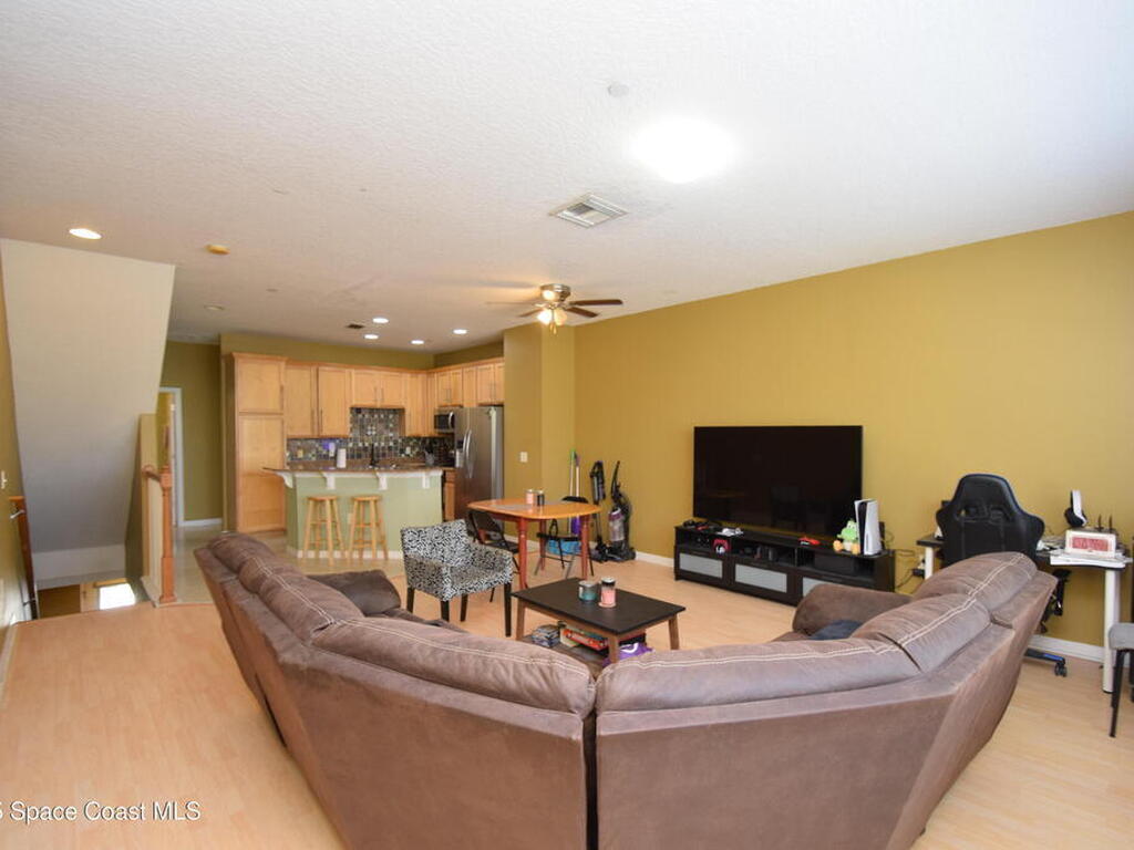 1327 Salem Orchard Lane, Brandon, FL 33510