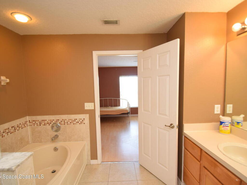 1327 Salem Orchard Lane, Brandon, FL 33510