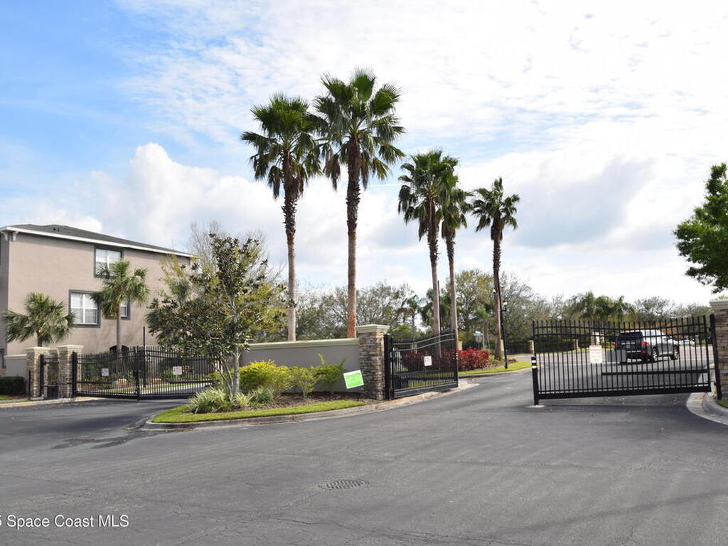 1327 Salem Orchard Lane, Brandon, FL 33510