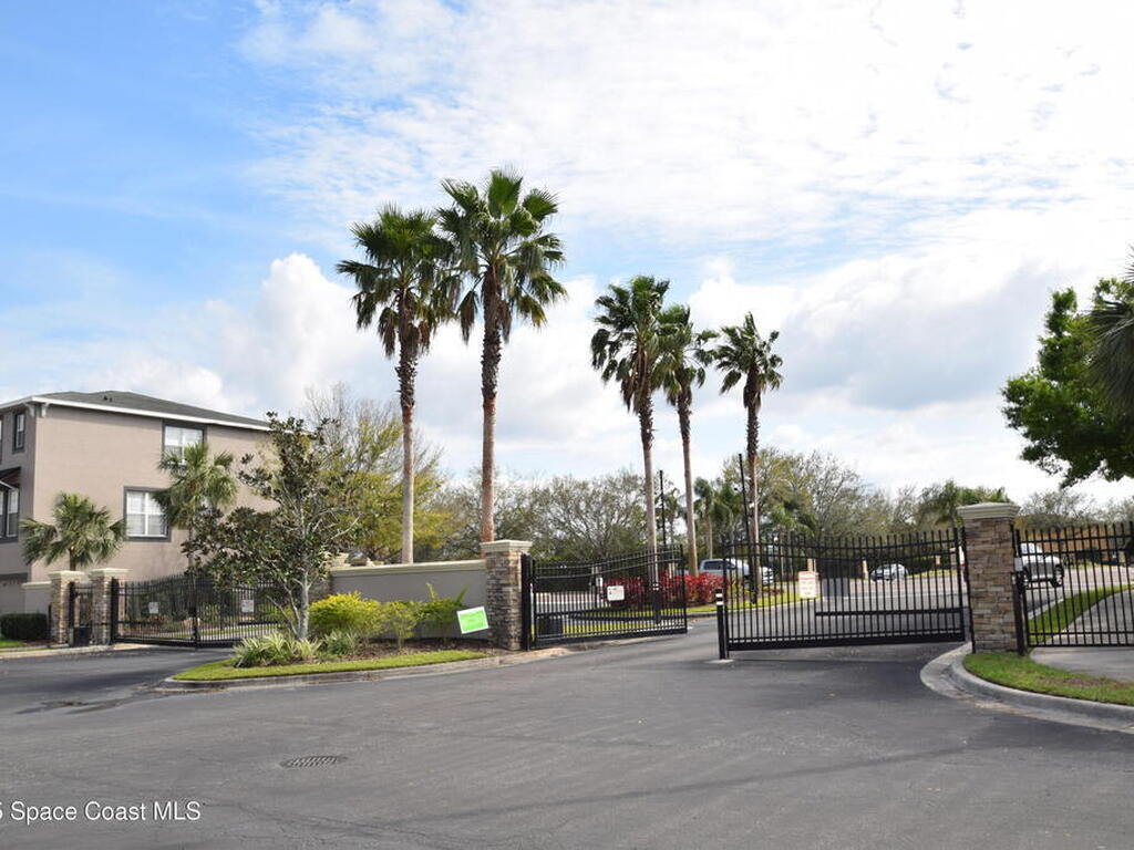 1327 Salem Orchard Lane, Brandon, FL 33510