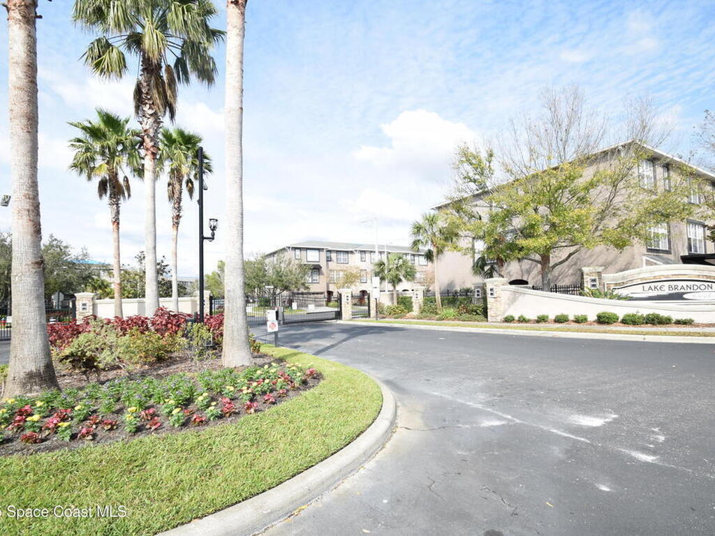 1327 Salem Orchard Lane, Brandon, FL 33510