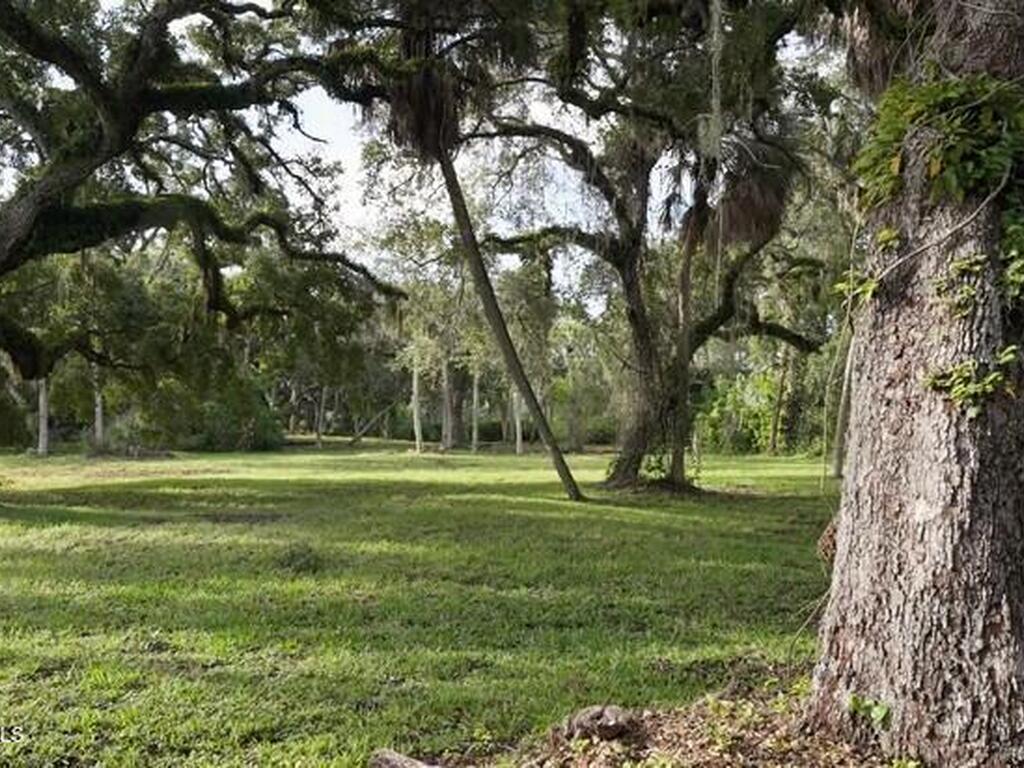 2545 Riverview Court, Vero Beach, FL 32963