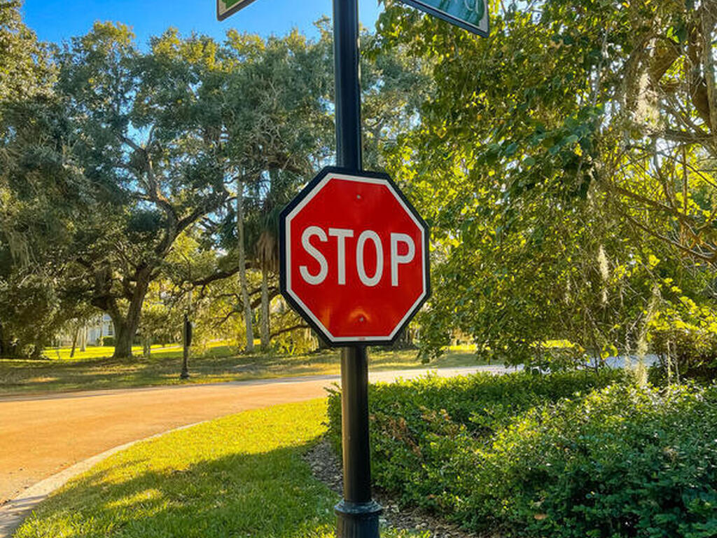 2545 Riverview Court, Vero Beach, FL 32963