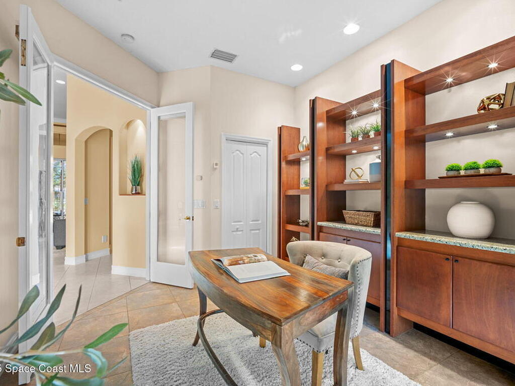 618 Deerhurst Drive, Melbourne, FL 32940