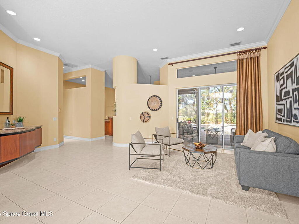 618 Deerhurst Drive, Melbourne, FL 32940