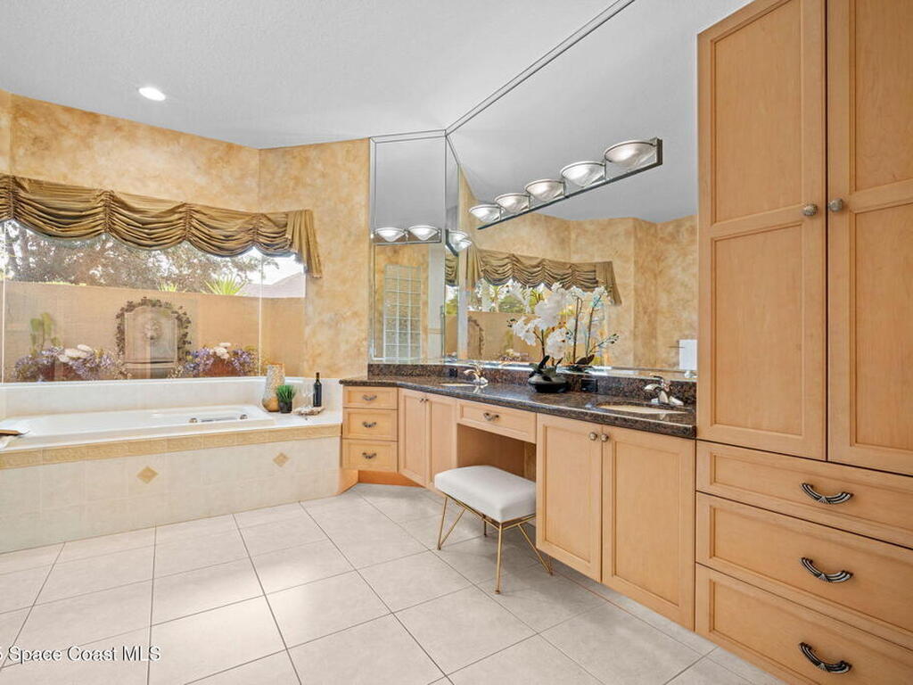 618 Deerhurst Drive, Melbourne, FL 32940