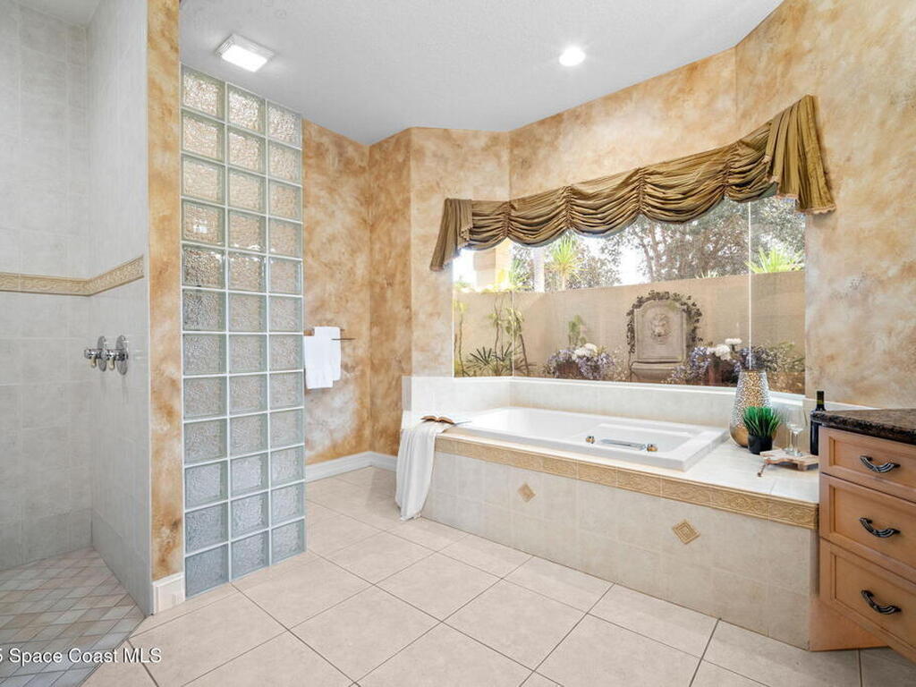 618 Deerhurst Drive, Melbourne, FL 32940