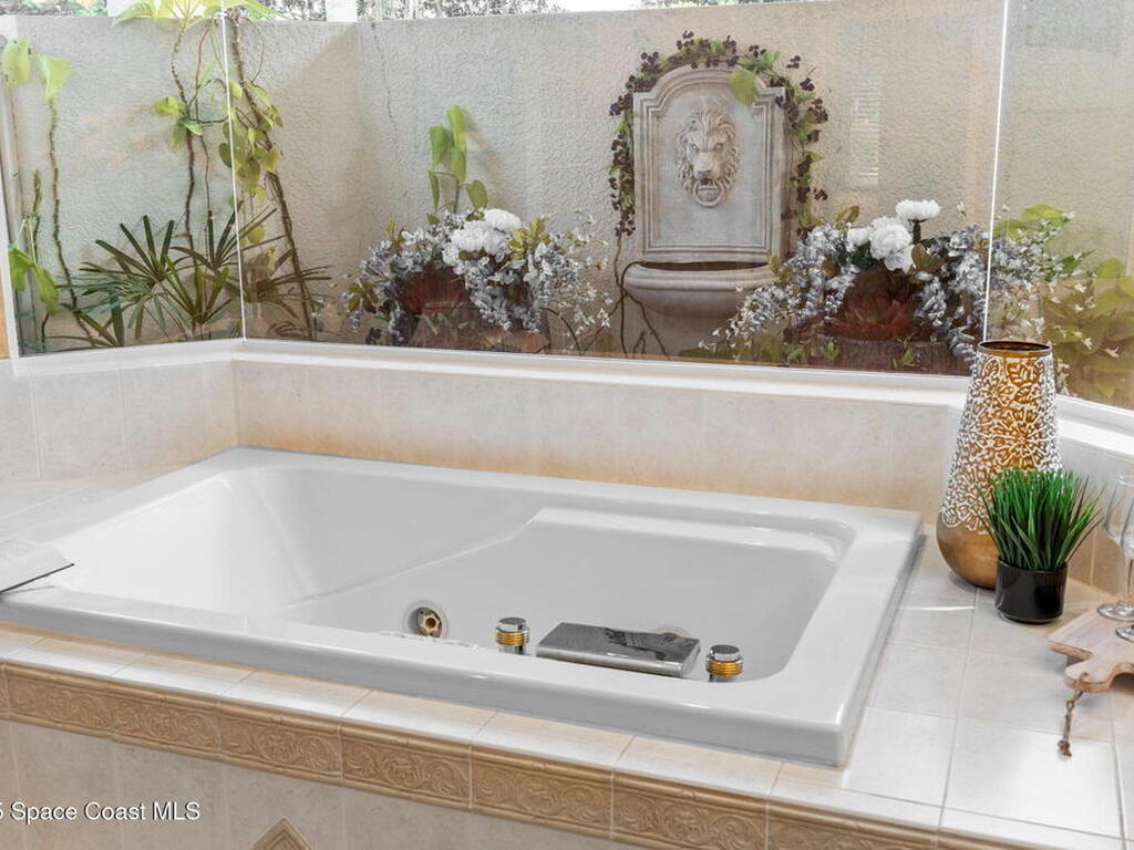 618 Deerhurst Drive, Melbourne, FL 32940