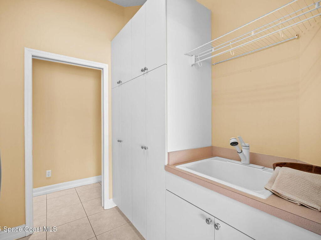 618 Deerhurst Drive, Melbourne, FL 32940