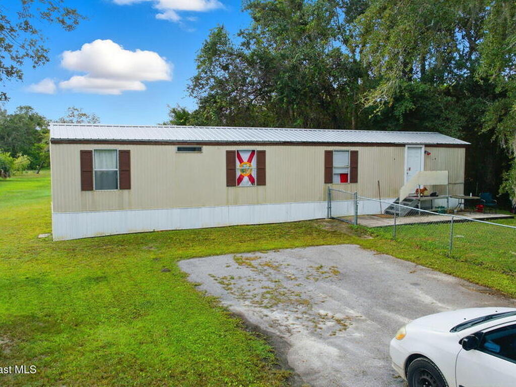 2821&2825 Lionel Road, Mims, FL 32754