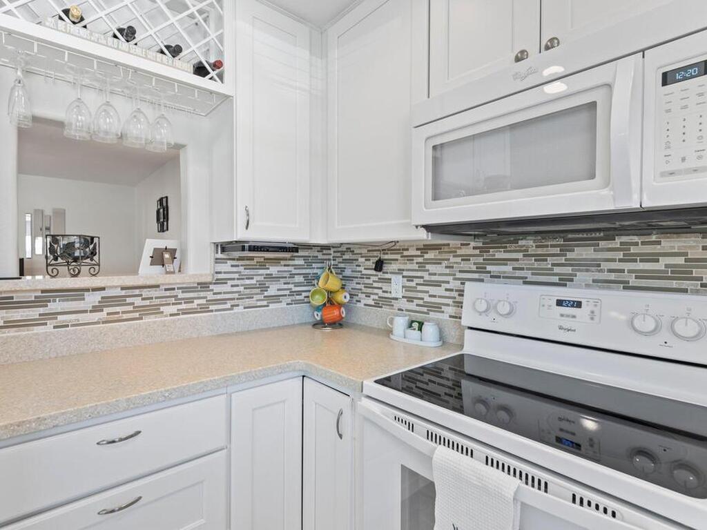 2800 Indian River Boulevard, Vero Beach, FL 32960