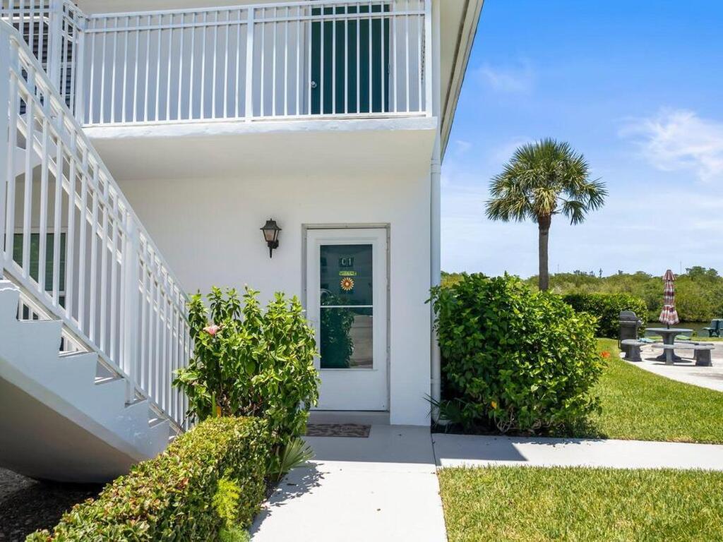 2800 Indian River Boulevard, Vero Beach, FL 32960