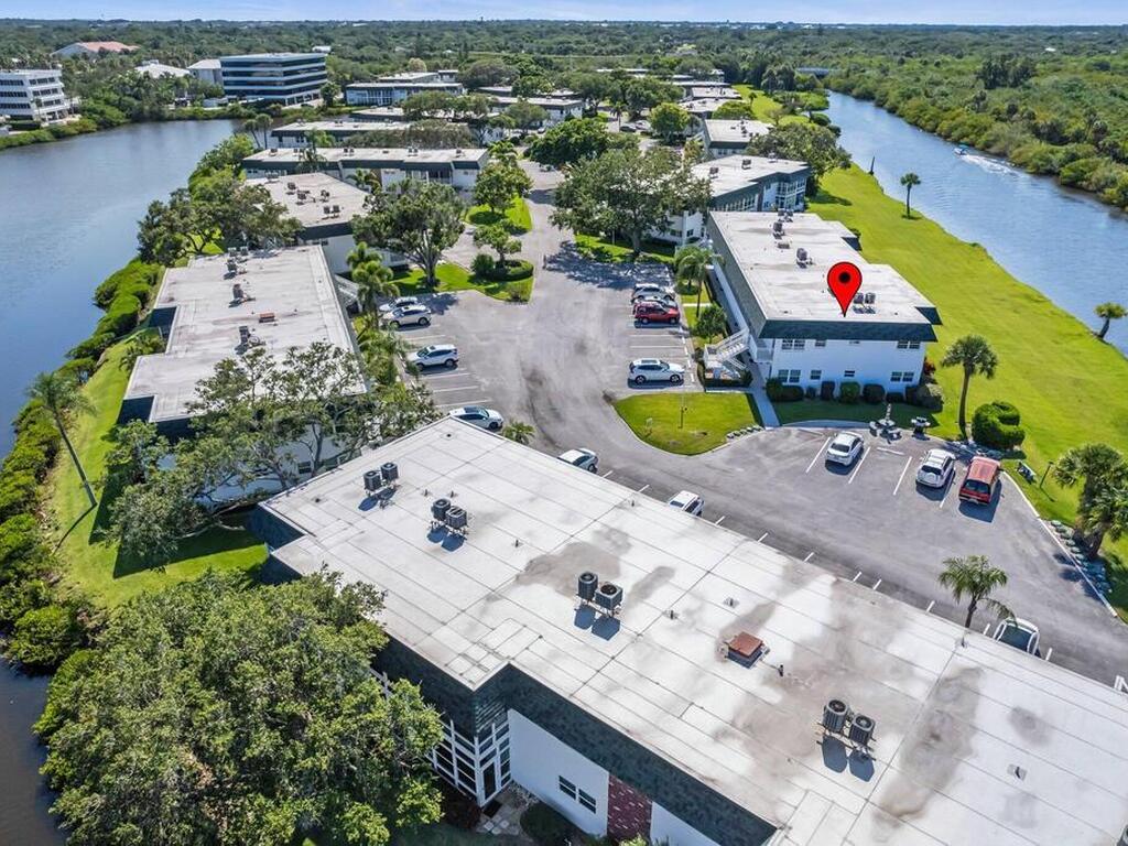 2800 Indian River Boulevard, Vero Beach, FL 32960