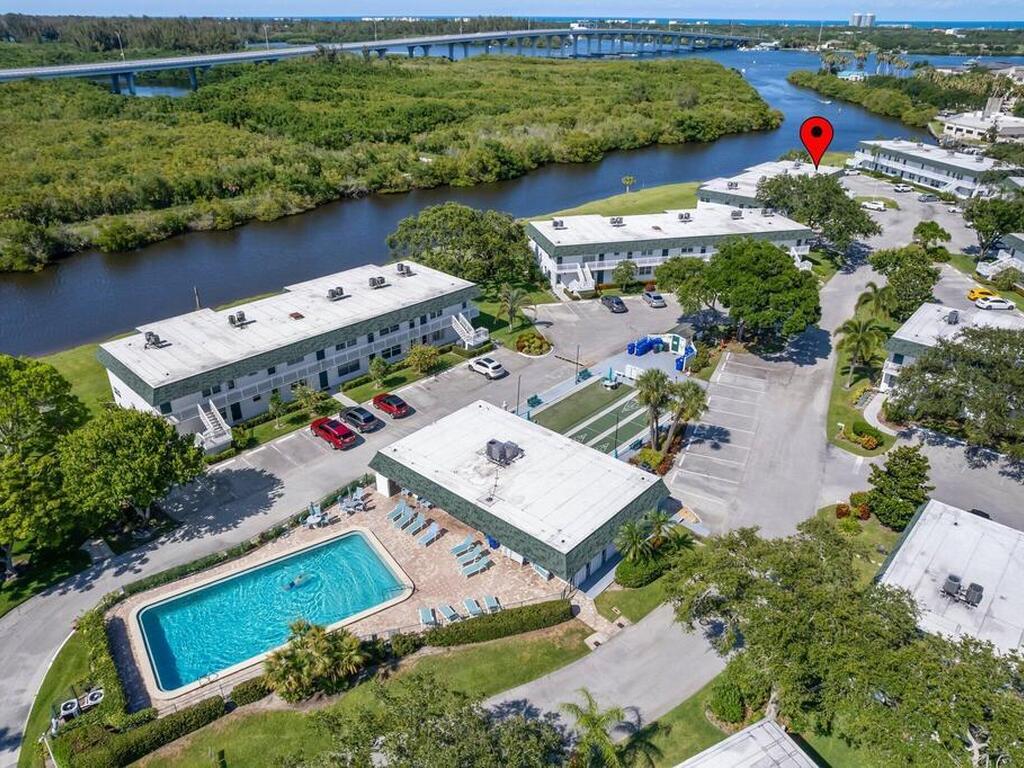 2800 Indian River Boulevard, Vero Beach, FL 32960