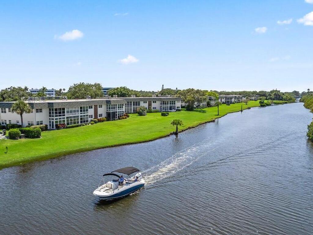 2800 Indian River Boulevard, Vero Beach, FL 32960