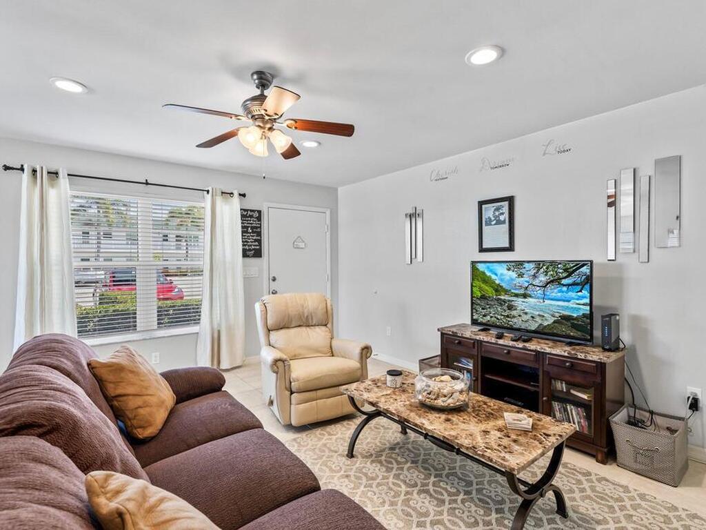 2800 Indian River Boulevard, Vero Beach, FL 32960