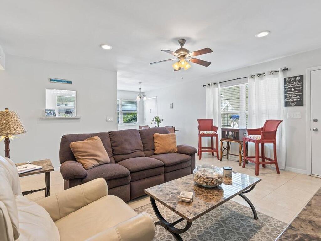 2800 Indian River Boulevard, Vero Beach, FL 32960