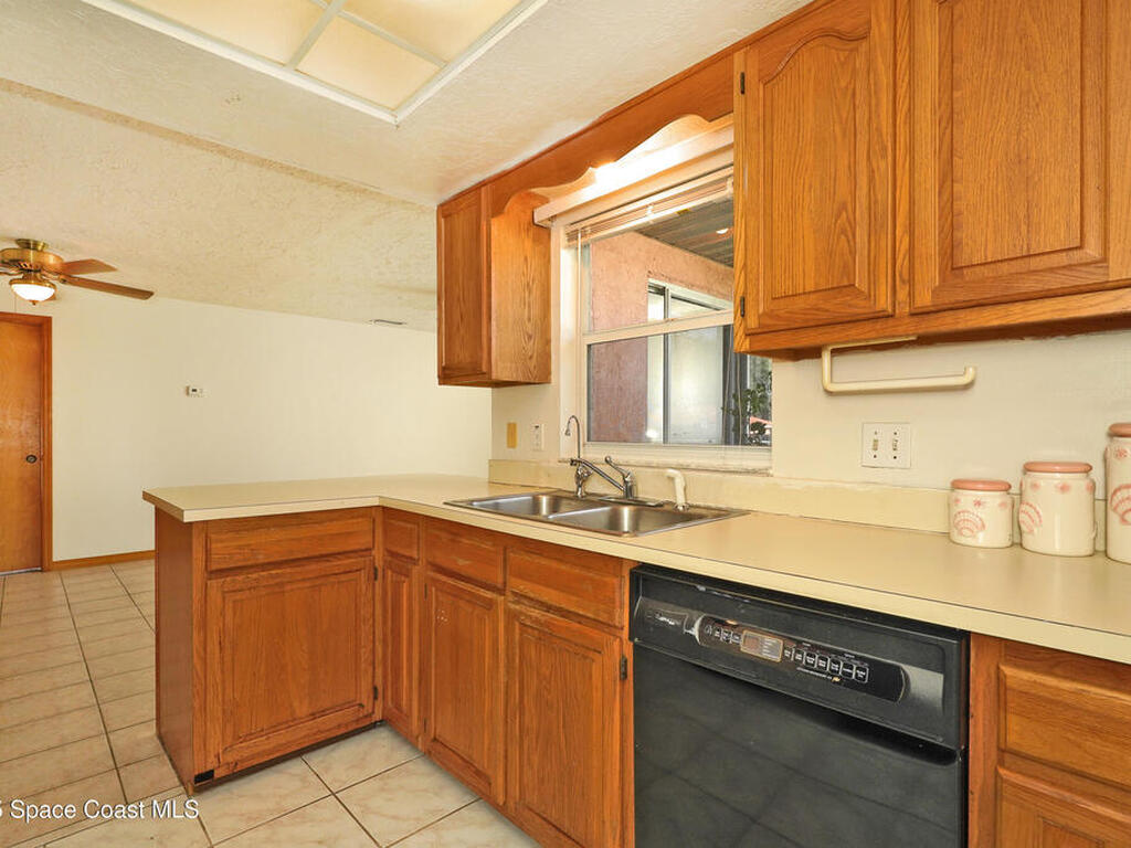 385 Island Oaks Place, Merritt Island, FL 32953