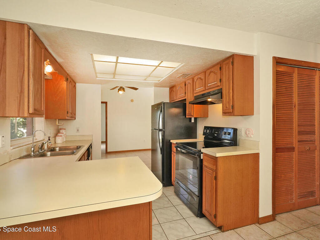 385 Island Oaks Place, Merritt Island, FL 32953