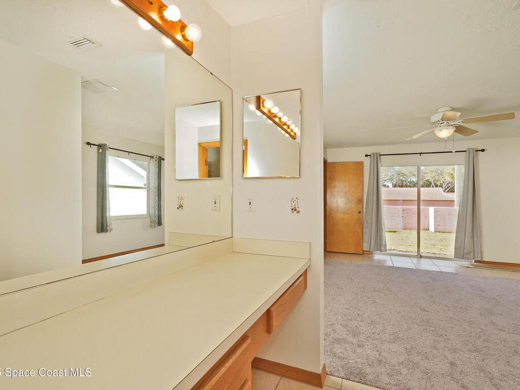 385 Island Oaks Place, Merritt Island, FL 32953