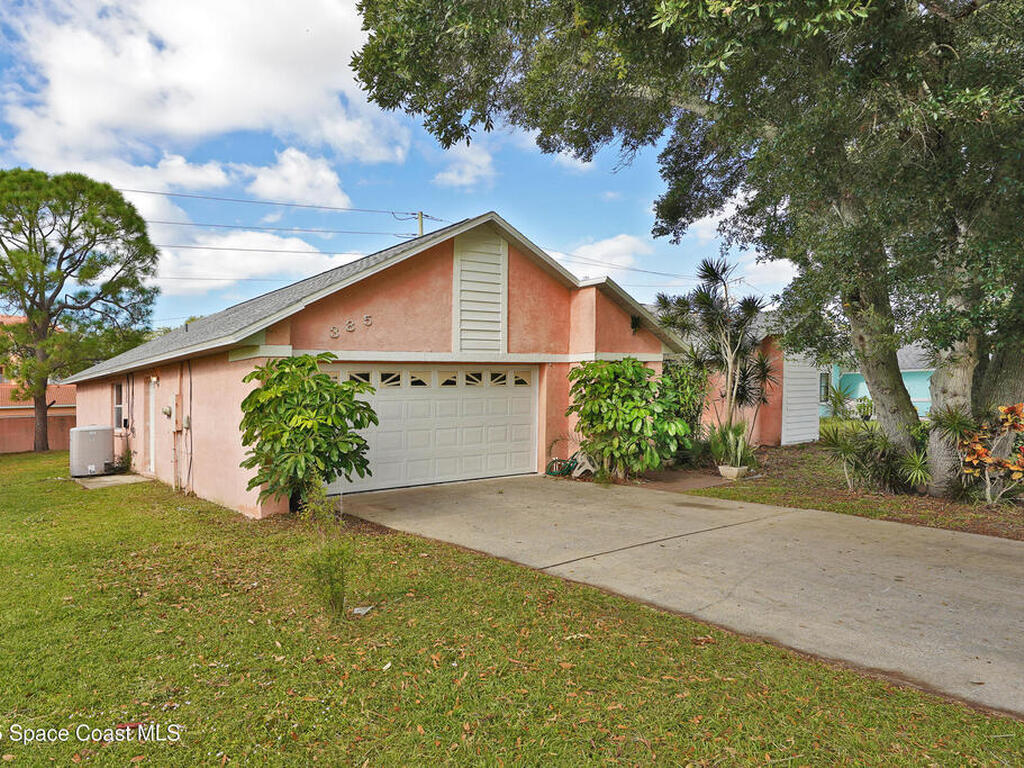 385 Island Oaks Place, Merritt Island, FL 32953