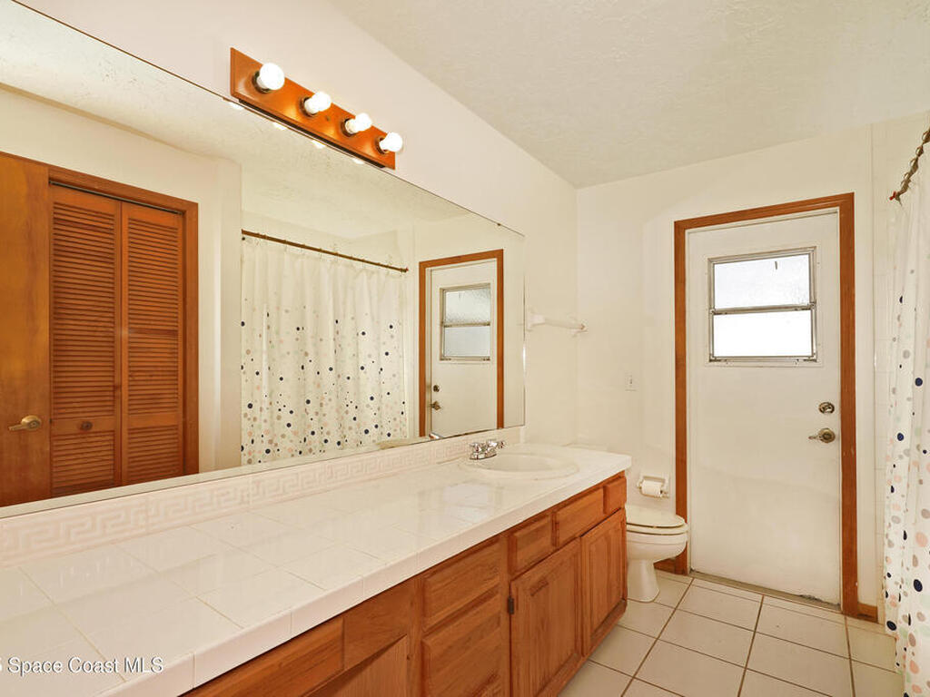 385 Island Oaks Place, Merritt Island, FL 32953