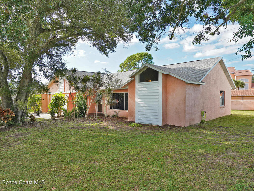 385 Island Oaks Place, Merritt Island, FL 32953