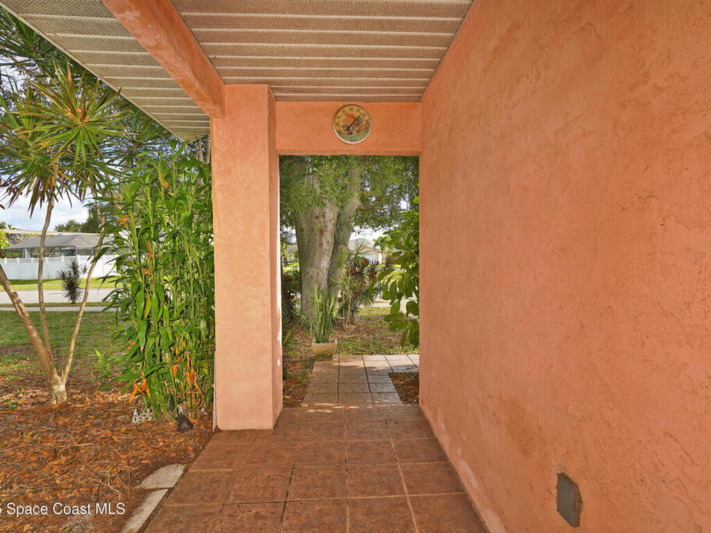 385 Island Oaks Place, Merritt Island, FL 32953