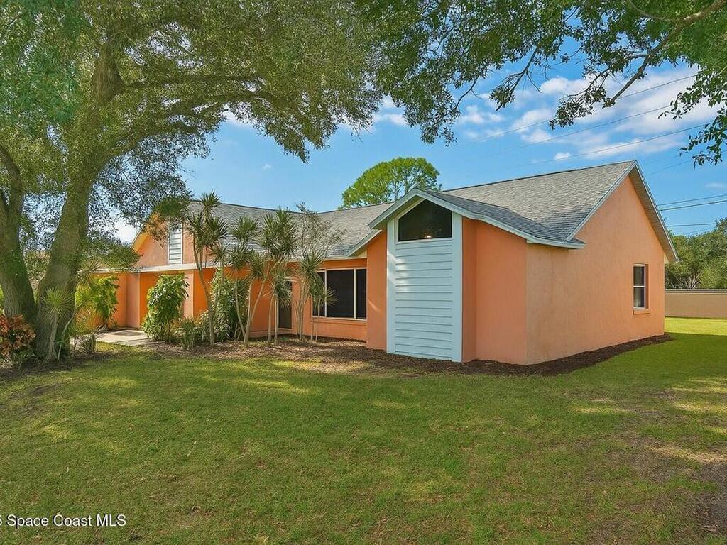 385 Island Oaks Place, Merritt Island, FL 32953