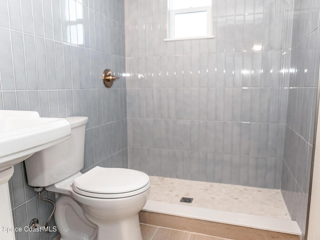 7165 Ridgewood Avenue, Cape Canaveral, FL 32920