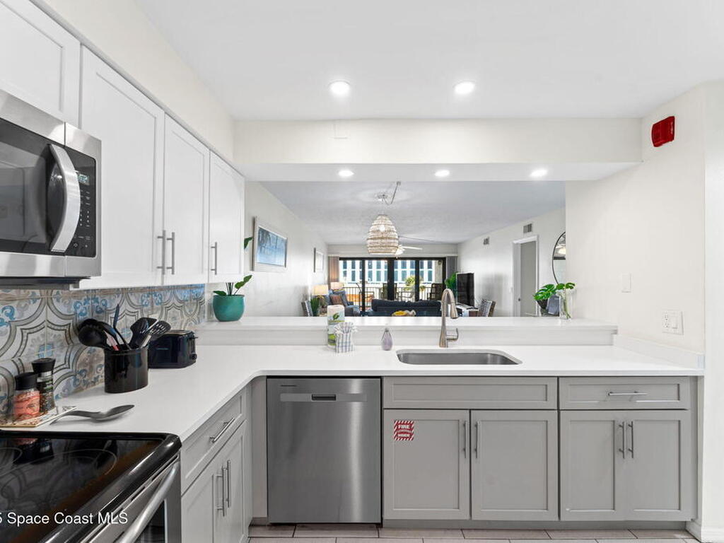 1050 N Atlantic Avenue, Cocoa Beach, FL 32931